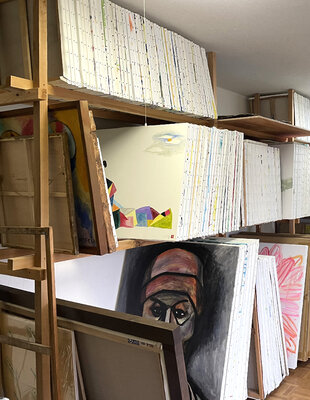 Hirofumi Miyauchi (Andecian) in the Studio: 25㎡ art storage