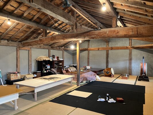 Hirofumi Miyauchi (Andecian) in the Studio: Tatami studio for paper work in Sado