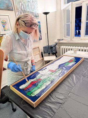 Laura Lassa in the Studio: Epoxidharz Beschichtung