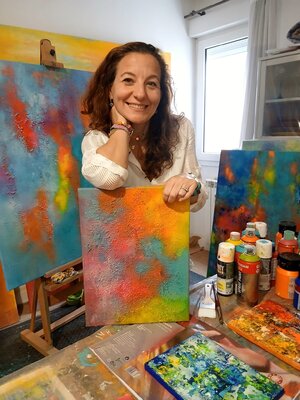 Elena Acero Artista in the Studio: Rodeada de mis colores y texturas en mi espacio creativo