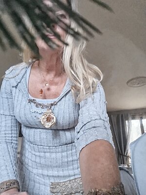 Monika Podsadna in the Studio: Très jolie création ancienne réalisée en pâte Fimo avec pierres d'ambre ainsi que perles....peinte a ec la poudre d'or et vernis