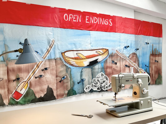 Rebekka Kraft in the Studio: "Open Endings", Seidenvorhang, 188 x 560 cm, 6/2026, Atelieransicht