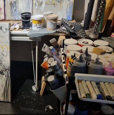 Toni Crespo in the Studio: Materiales del estudio