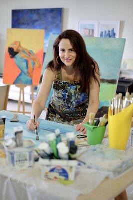 Ellie Lasthiotaki in the Studio
