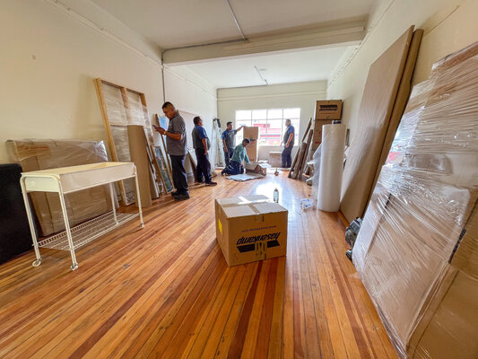 Begoña Colomar in the Studio: Professional movers in the works wrapping my artwork