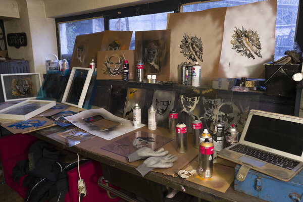 Frédéric Daty in the Studio: Préparation maquettes, dessins préparatoire.