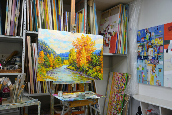 Iryna Kastsova in the Studio: artist's workshop