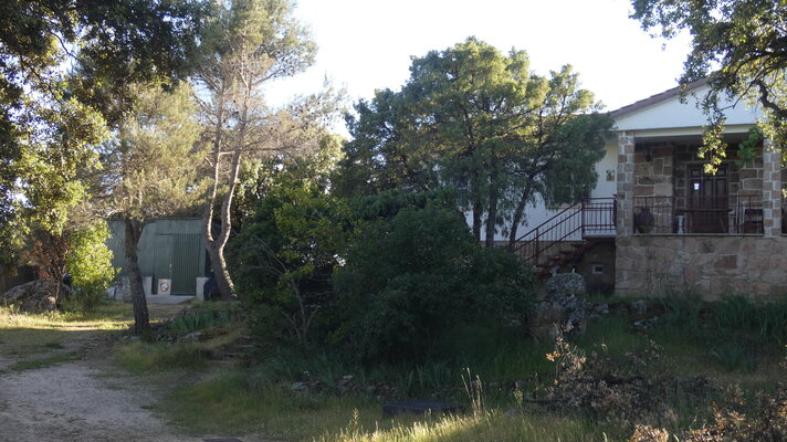 OSCAR VEGA in the Studio: Mi casa y mi estudio en el campo en la sierra al norte de Madrid.