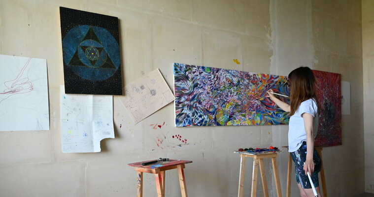 Eva Akopian in the Studio
