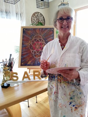 Marie-Helene Sara Simon in the Studio: création fleur de vie