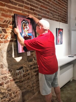 Marco Marroccu in the Studio: Allestendo la mostra personale 2026