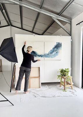 Karin Cutler in the Studio: Building layers and textures