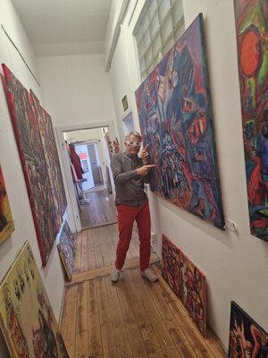 Uwe Georg Kloos in the Studio