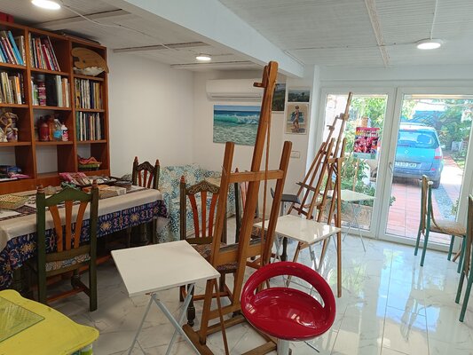 Megon Art in the Studio: zona de descanso y de merienda