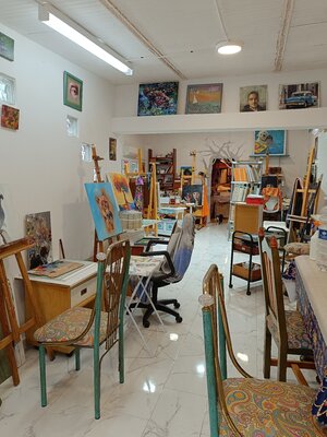 Megon Art in the Studio: Imparto clases a mis alumnos en mi taller. Durante las clases en mi taller