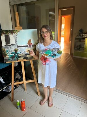 Nesma BENZEKRI in the Studio