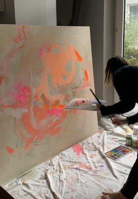 Anastasia Pris in the Studio: Work in Progress, im Studio