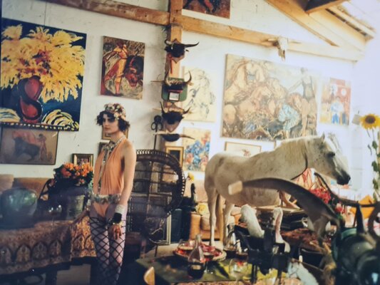 Christiane Giran in the Studio: L'atelier Camarguais