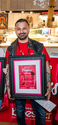 Theodoros Nikolaidis in the Studio: 1. Platz beim Publikumspreis der Art Vision 2026 - Art Vision Kunstmesse Hannover 2026