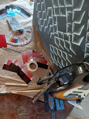 Balint Bodi in the Studio: Colors and strings...