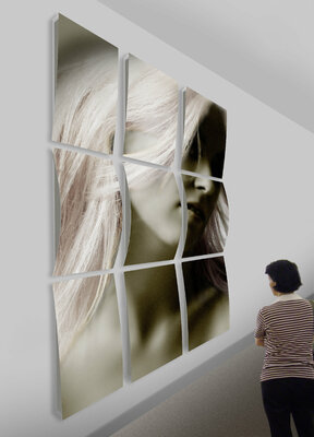 Rudi Art Peters in the Studio: 9 teiliges Kunstwerk Höhe 280 x 210 cm. Installation auf gebogenen Malgründen, die mit Leinwand bezogen sind. Bild befindet sich in Deutschland.