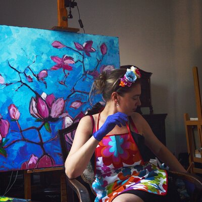 Mona Edulesco in the Studio: Mona in her studio