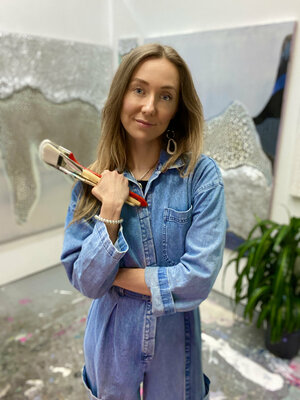 Yulia Lastochkina in the Studio