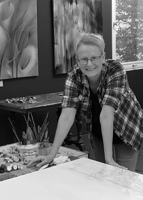 Annette Schmucker on Select