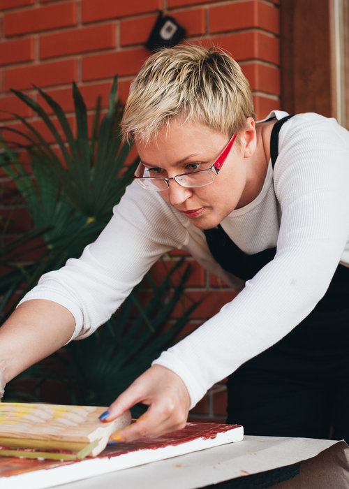 Olena Bogatska on Select