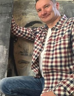 Follow Roger König on Select