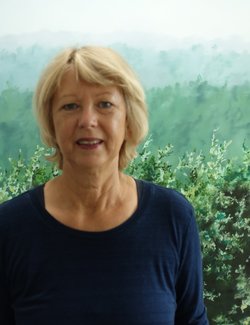 Follow Leni Winkelmann on Select