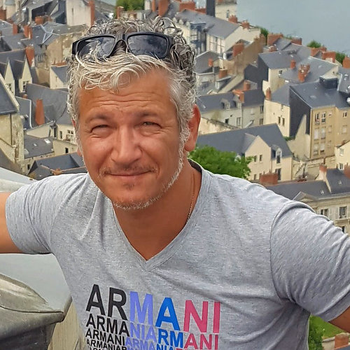 Follow Eric Bruni on Select