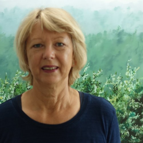 Follow Leni Winkelmann on Select