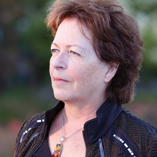 Follow Renée De Gagné on Select