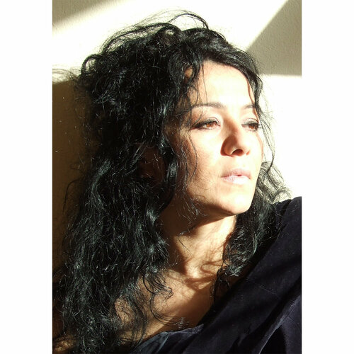 Follow Anna Sidi-Yacoub on Select