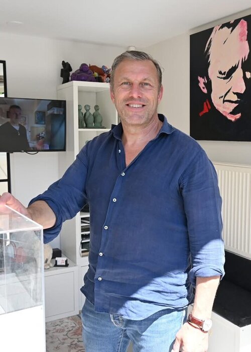 Herold Van den Berg on Select