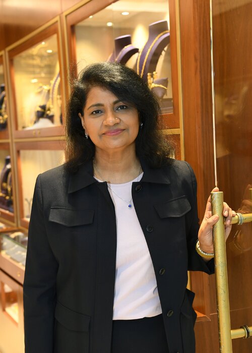 Ella Prakash on Select
