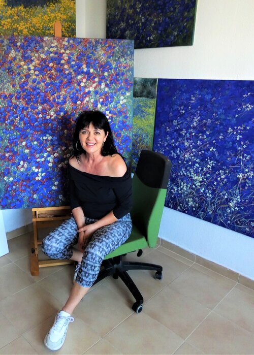 Felicia Trales on Select