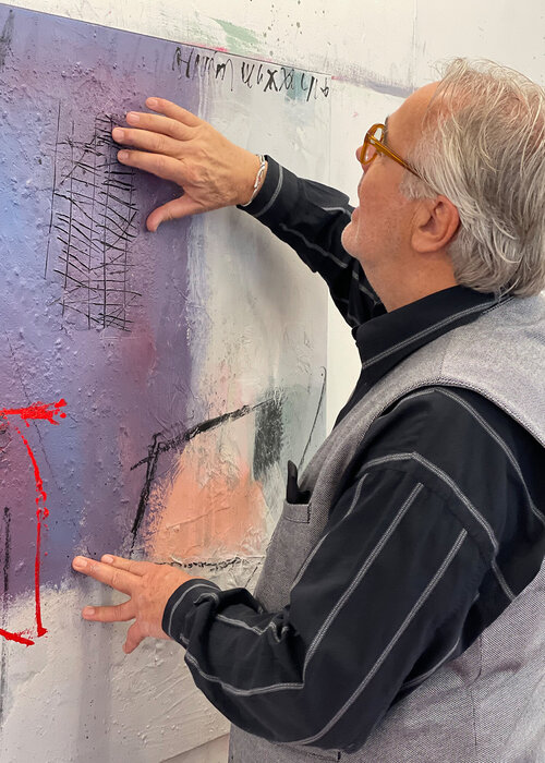 Robert Süess on Select