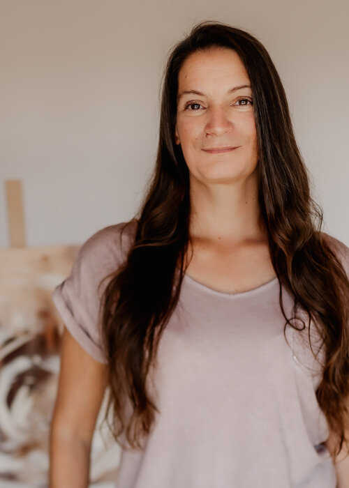 Susanna Schorr on Select