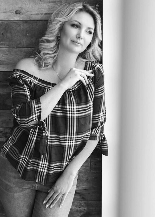 Tatiana Malinovscaia on Select