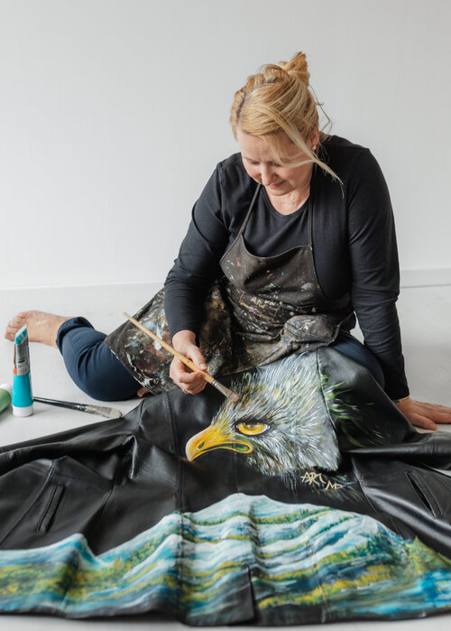 Manuela Eibensteiner on Select