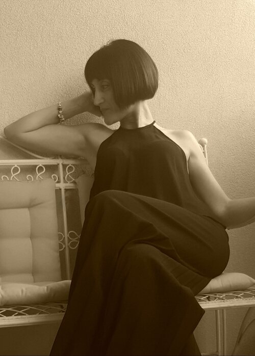 Chiara Poli on Select