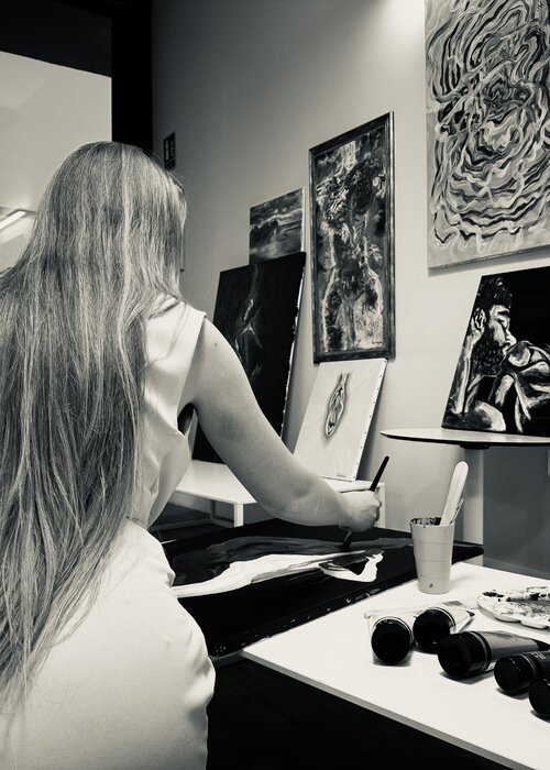Yevheniia Lytovchenko on Select