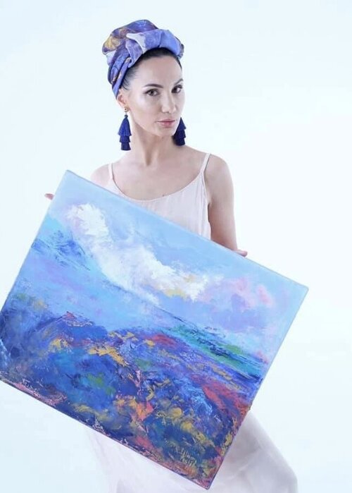 Liliia Postil on Select