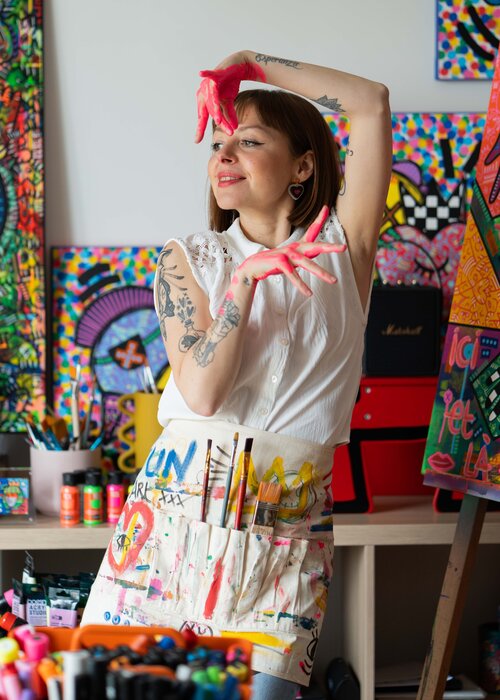 Nina Bruneau on Select