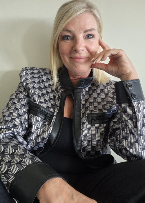 Carine De Maerteleire on Select