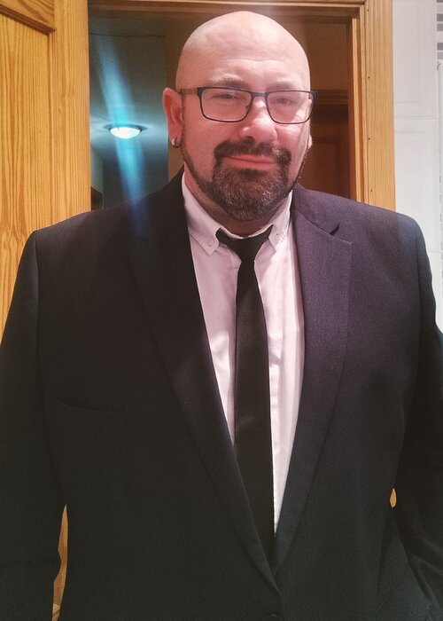 Adolfo Vázquez Burgos on Select