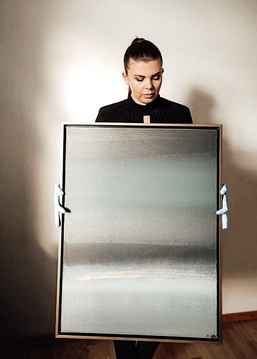 Egle Karlonaite on Select