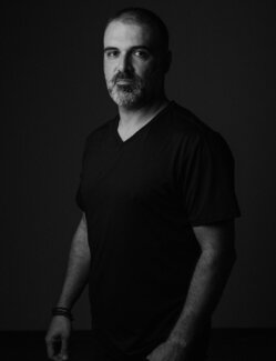 Follow Varoujan Hovakimyan on Select